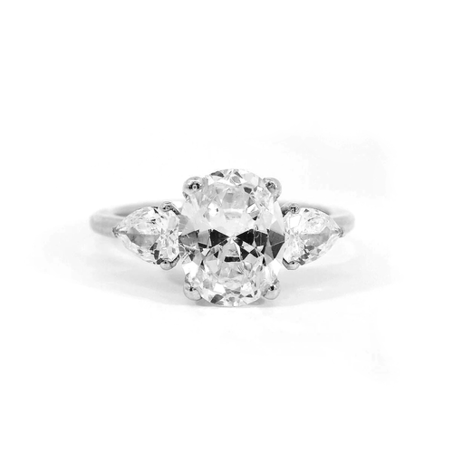 Elderflower | Oval cut